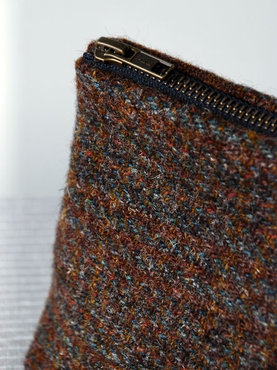 Tweed pouch in Russet/ Shale