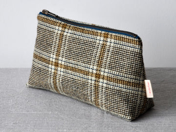 Tweed pouch in Pale Sea/ Moss