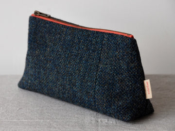 Tweed pouch in Deep Sea