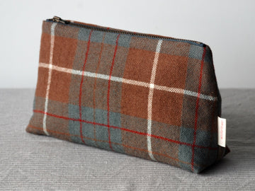 Tweed pouch in Taupe/ Steel Blue